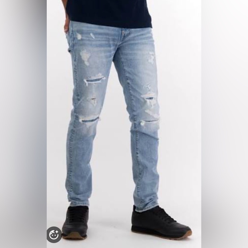 Men’s American Eagle Airflex+ Athletic Fit Distressed Jeans, 30x36. EUC